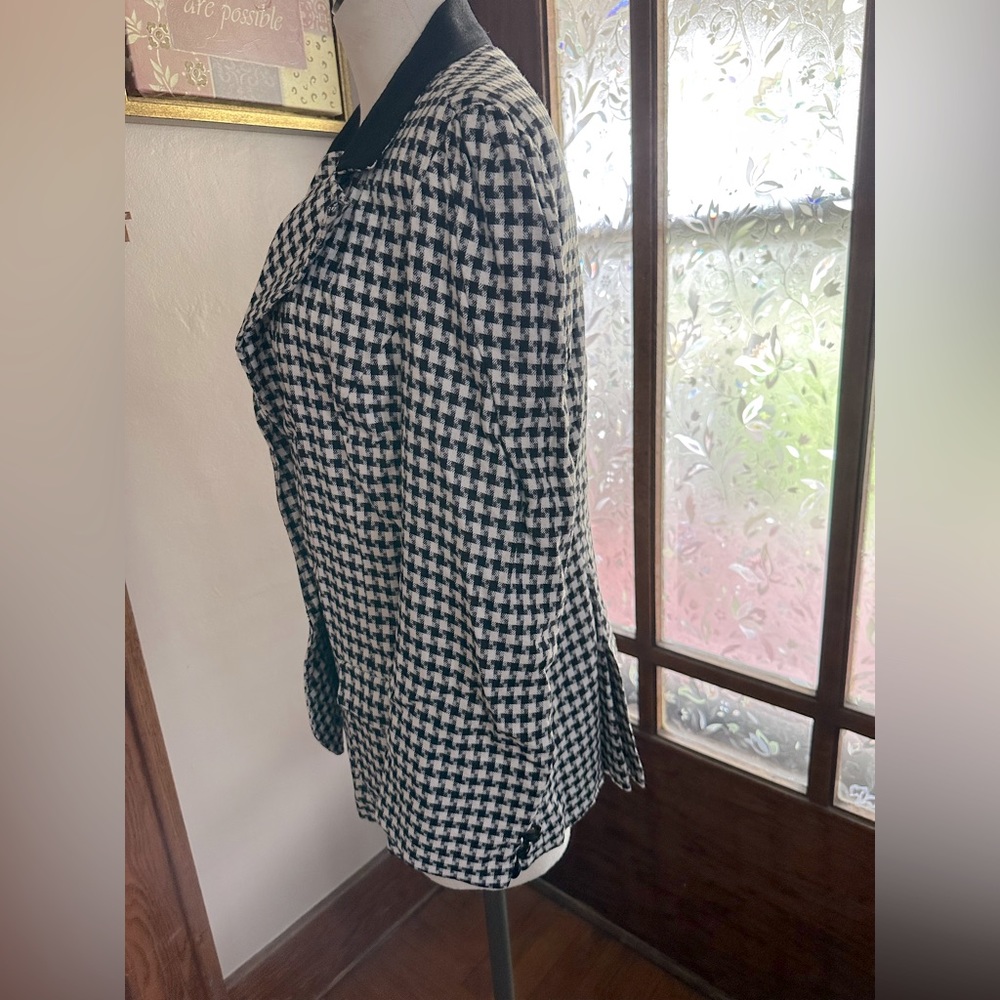 Vintage black & white houndstooth blazer size M/L